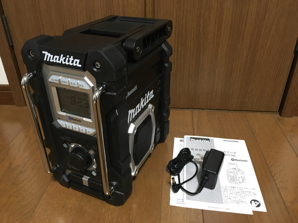 ☆美品 最新 マキタ 現場充電ラジオ MR108B(黒)☆