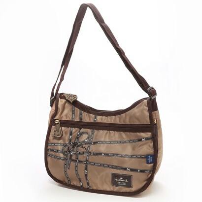 新品ホールマーク☆ポケット多数軽量ショルダーバッグ☆ベージュ