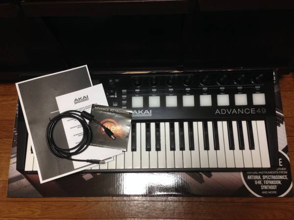 AKAI アカイ ADVANCE 49 KEYBOARDS MIDI コントローラー VIP