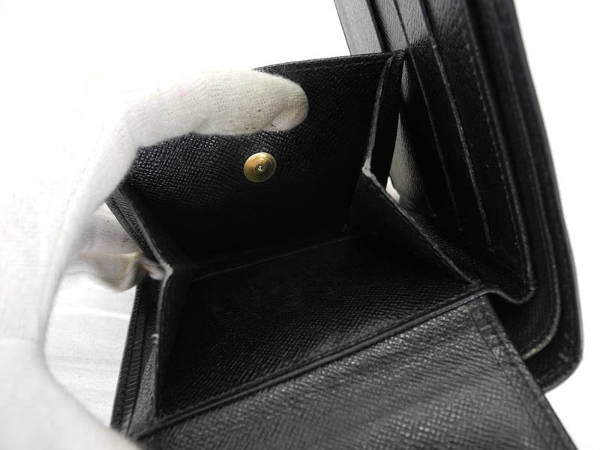 未使用に近い ルイヴィトン エピ 黒 ノワール 折り財布 ヴィクトリーヌ 