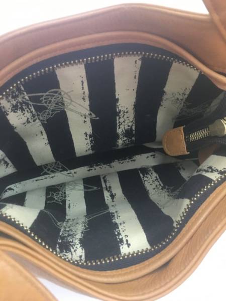 ♪ヴィヴィアンウエストウッド フリンジ付き ハンドバッグ