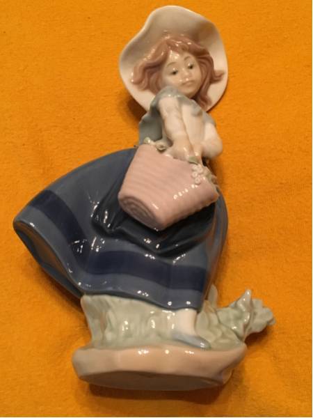 LLADRO 磁器人形 花かごを持つ少女 リヤドロ LLADRO 少女 置物 磁器