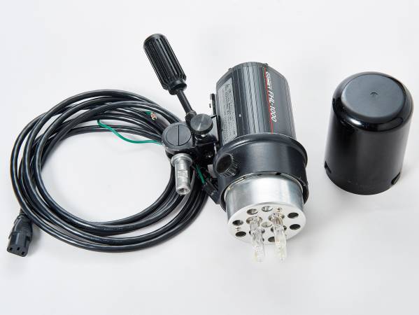 COMET フォーハロゲンライト FHL-1000 II 旧製品アーカイブ｜ストロボ