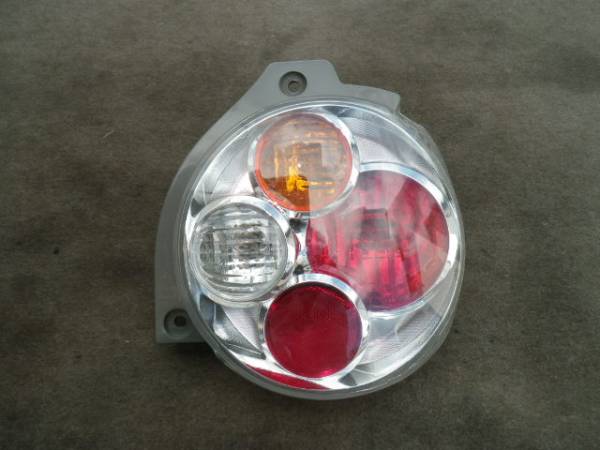 ムーヴ ラテ　クールVS/L550S◆右テールライト中古品 7735