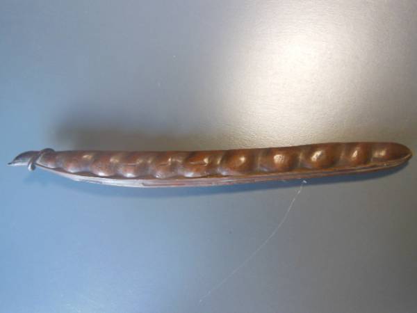 唐物木彫り　刀豆　在銘　骨董