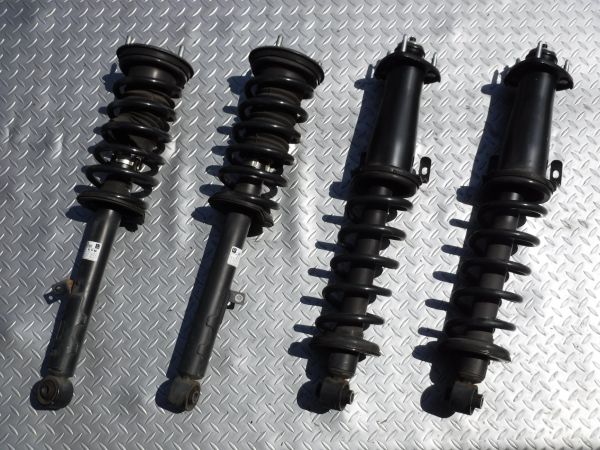 トヨタ純正 GRS180 18 クラウン サスペンション サス ショック