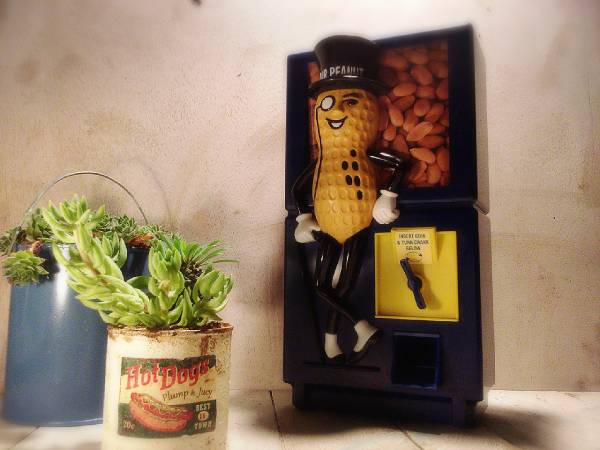 ☆ ミスターピーナッツ ☆ ナッツディスペンサー Mr.PEANUT ♪ご覧