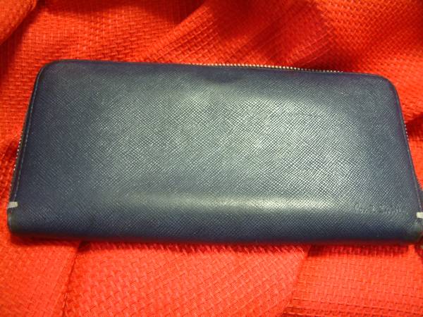 即決です。ポールスミス　本革長財布　ブルーカラーです。
