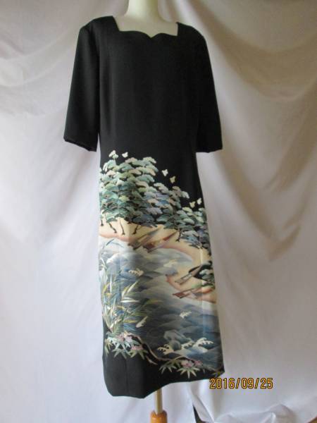 正絹黒留袖から素敵で清楚なワンピース　着物リメイク
