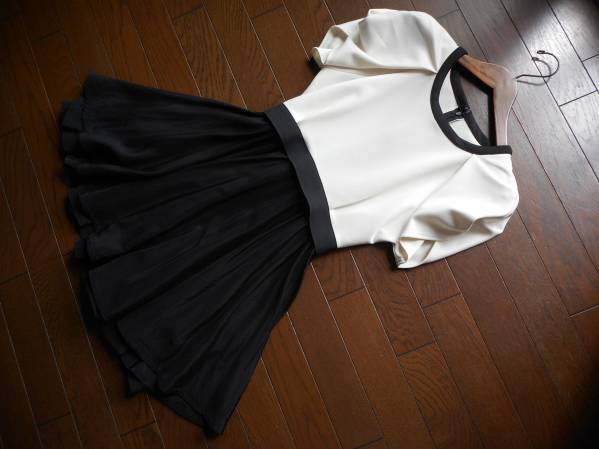 ★美品【snidel/スナイデル】変形ボリューム袖 可愛いワンピース