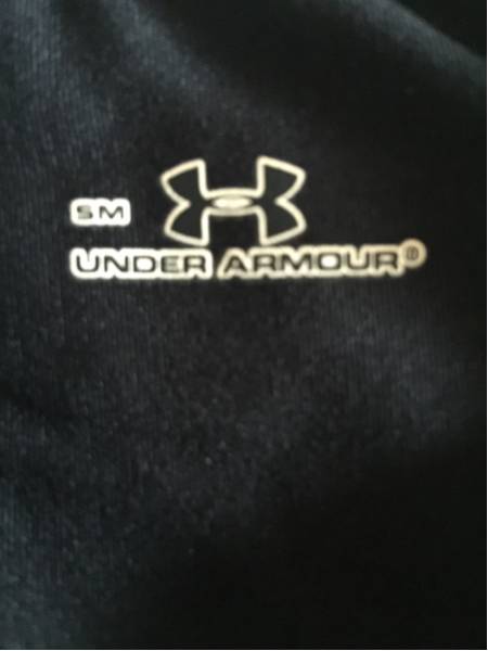 【激安スタート】アンダーアーマー長袖インナー サイズSM_3