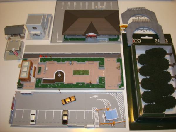 公園、駅前道路等ジオラマ用 ジャンク品 KATO Nゲージ駅前道路セット