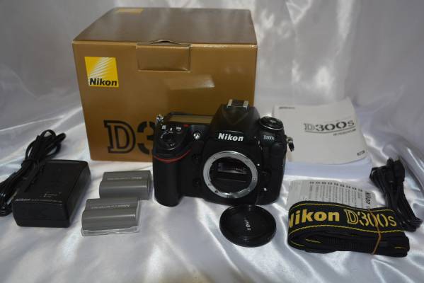 ◇超超極上品◇NIKON ニコン D300S ボディ ☆ショット数たったの4，874