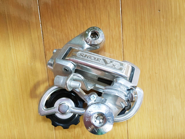 新品　サンツアー　リアディレイラー