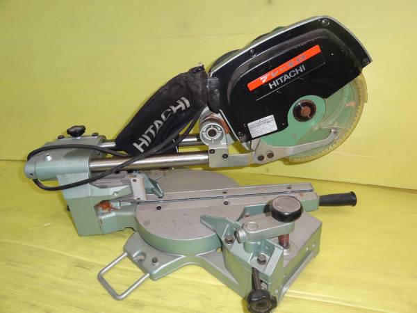 中古品：日立 卓上スライドマルノコ C8FB2