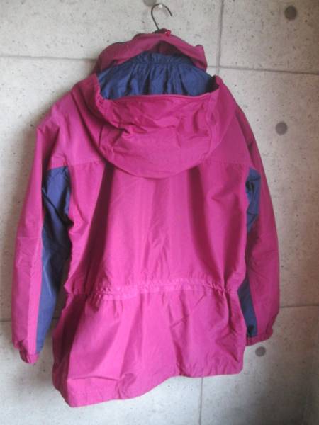 ★モンベル【mont-bell】フード裏地付マウンテンパーカーＭ_3