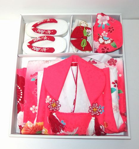 ♪七五三　女の子　３歳用着物フルセット　ピンク・レッド・花柄