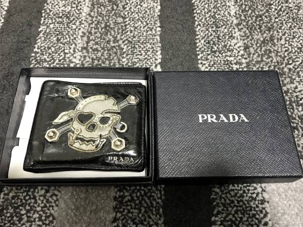 PRADA 二つ折り財布 スカルモチーフ PRADA プラダ 財布 スカル 二