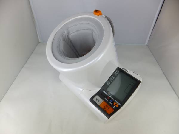 【0317】omron オムロン デジタル自動血圧計 HEM-1010 実演機