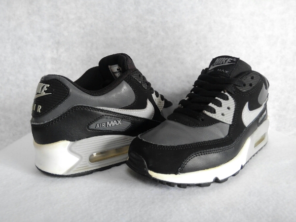 日本未入荷⭐︎新品⭐︎未使用⭐︎NIKE Air Max90 GS ブラック24cm 完売品 NIKE AIR MAX 90 GS 24CM 6Y 黒灰 BLACK GRAY ESSENTIAL NIKE