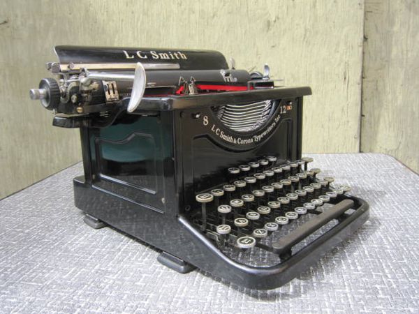 アメリカ「L.C. Smith & Bros.社製のアンティーク・タイプライター L.C.SMITH社 1920's辺 アンティーク タイプライター 使用可能!! L