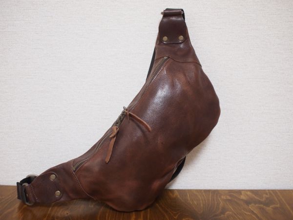 ハンドメイド本革プルアップ鞄ヌメ革★CレザーボディバッグBR688