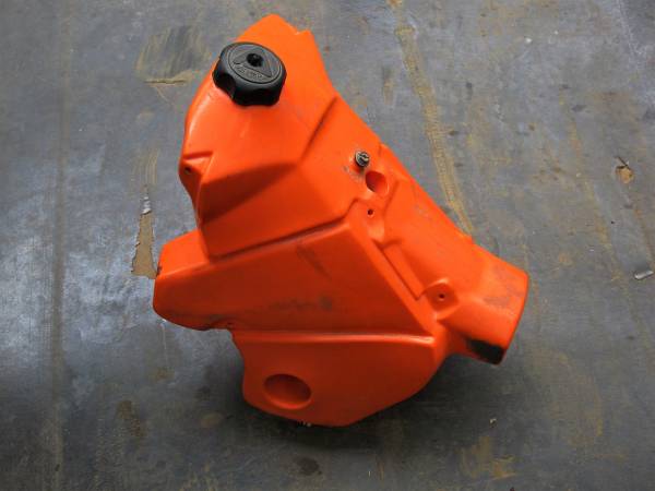 KTM　03頃EXC用プラスチックタンク　コック付き