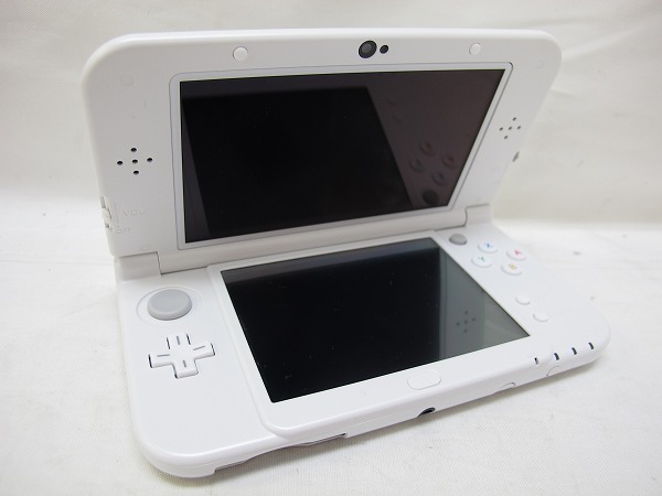 中古】任天堂 New NINTENDO 3DS LL パールホワイト 中古】任天堂 New NINTENDO 3DS LL パールホワイト