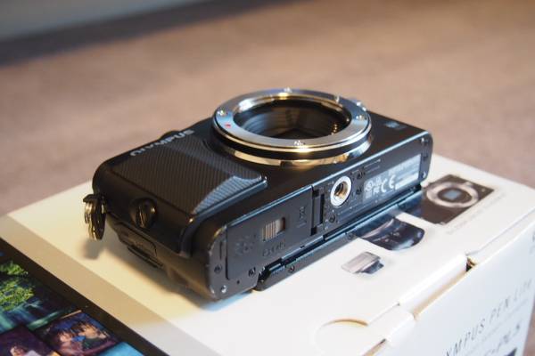 ジャンク◇オリンパス E-PL5+予備バッテリーx4 str 2個セット 残量表示