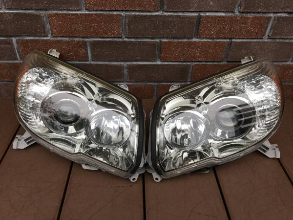 ハイラックスサーフ215後期　ヘッドライト