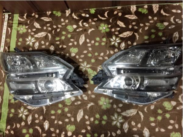 ヴェルファイア 前期 トヨタ 20系 左右セット ヘッドライト HID 純正 