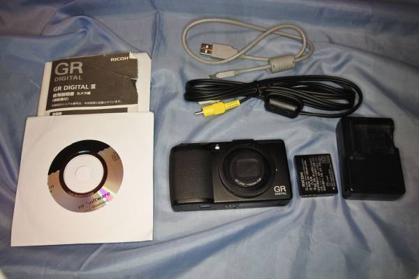 送料無料 RICOH デジタルカメラ GR DIGITALⅢ