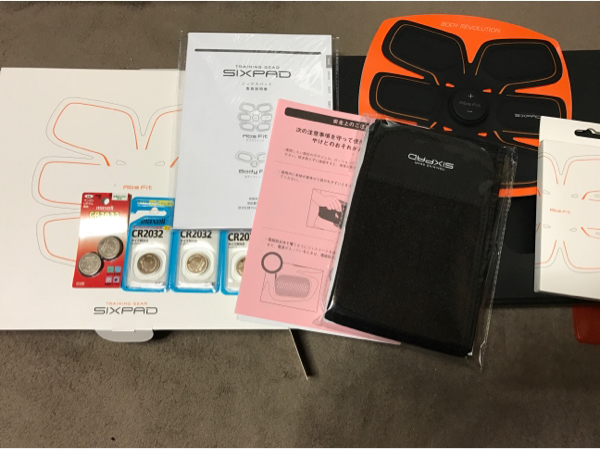 新品未使用品　シックスパッド　SIXPAD Abs Fit 2 EMS シックス-sixパッド-pad アブズフィット2 SIXPAD absfit2 EMS
