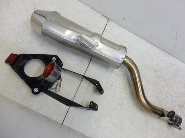 トリッカー　デイトナSuper DAMOS マフラー デイトナ トリッカー スーパーダモス DAMOS マフラー センター出し