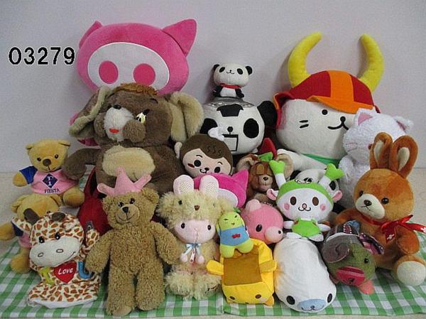 O3279M キャラクターいろいろ ぬいぐるみ 大量