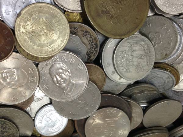 8古銭319 外国銭 中国 韓国 香港 など 漢字使用 無選別 約7ｋｇ