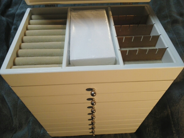 (送料込み). ジュエリーボックス8段　ナカムラ製　中古品