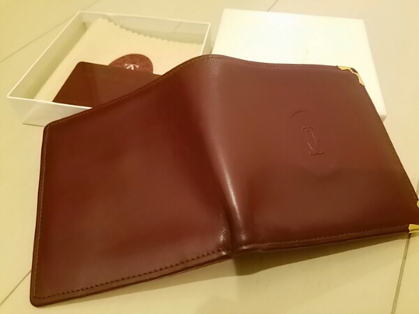 【新品未使用】カルティエ 二つ折り財布 Cartier マストライン 極美品】カルティエ Cartier マストライン 二つ折り財布