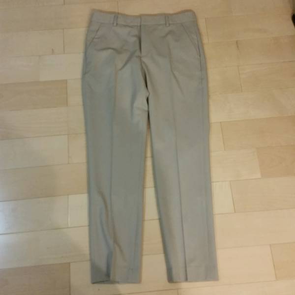 23区のセンタープレス パンツ ベージュ タグ付き未使用