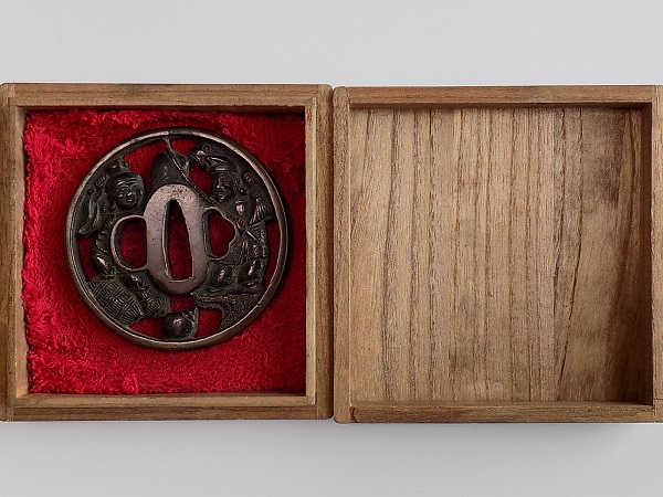 髭〕在銘 大和住家次作 赤胴恵比寿大黒透かし大鍔