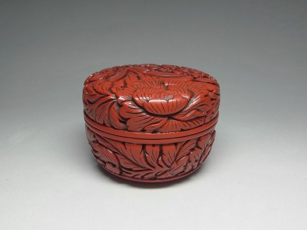 ☆村上堆朱 恵泉作 牡丹唐草平棗☆茶道具/茶入/天然木塗/彫刻/板垣恵泉