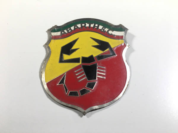アバルトエンブレム（七宝焼き） 新品】貴重 ABARTH アバルト エンブレム 七宝焼き ？ fiat フィアット