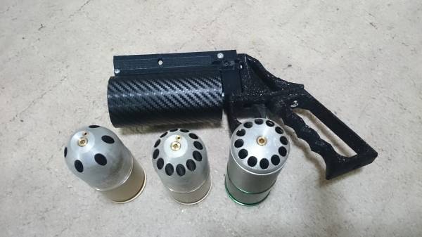 値下可　ピストルランチャー　モスカート3本つき