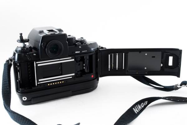 Nikon F4 ボディニコン ジャンク フィルムカメラ Nikon F4 ニコン ボディ MF-22 ジャンク 付 カタログ Z382※ジャンク