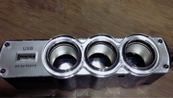 3連シガーソケット＋USBポケット付_2