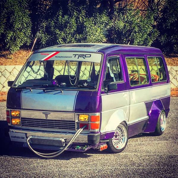 旧車５１系ハイエース 街道レーサーカスタムカー ハイエースバン 売買されたオークション情報 Yahooの商品情報をアーカイブ公開 オークファン Aucfan Com