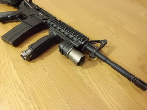 SUREFIRE M900（M910）タイプ グリップライト ◇m4mws/hk416c/g36/p90