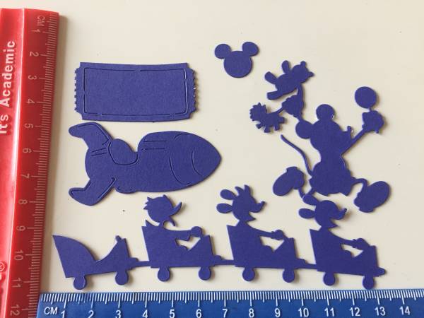 ミッキーのシルエットのダイカット ジェットコースターに乗るミッキー達 ディズニー コラージュ ペーパークラフト Wild Ride スクラップブッキング 売買されたオークション情報 Yahooの商品情報をアーカイブ公開 オークファン Aucfan Com