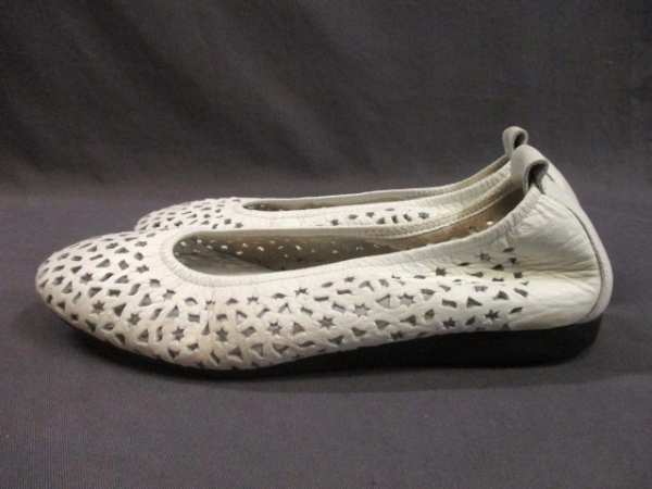 アルシュ フラットシューズ 37 レディース 白 レザー arche