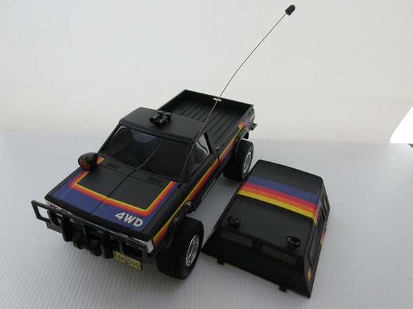 ヨネザワ ラジコン ダットサン 40MHz 2WD&4WDトラック 1/14